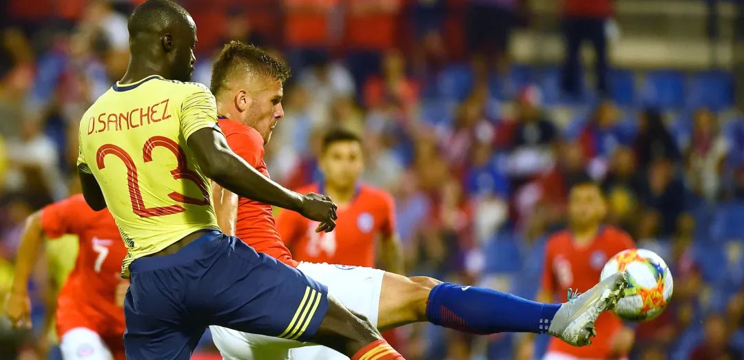 爱游戏入口-哥伦比亚轻取丹麦，范佩西关键制胜