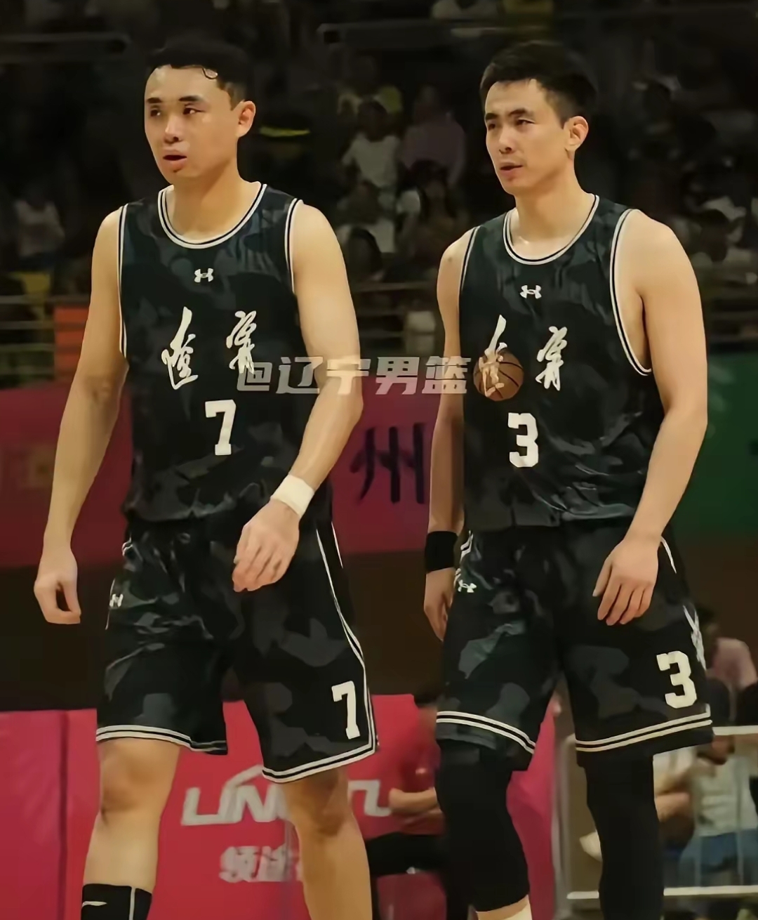 包含公牛险胜四川队，赵继伟带队取胜的词条