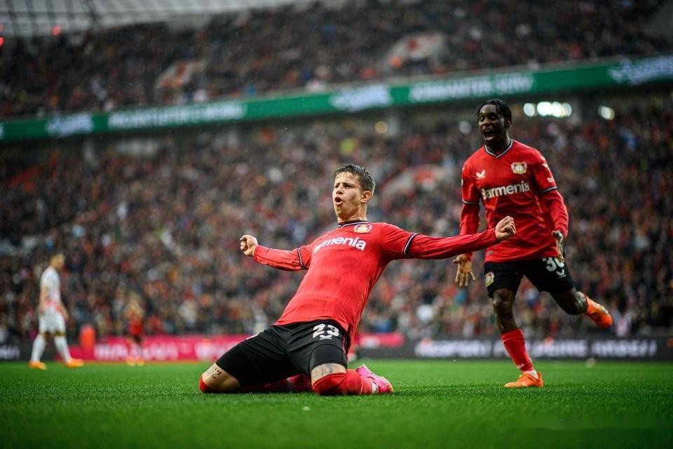 红牛二队轻取迈凯伦,阿隆索扛起全队 红牛二队轻取迈凯伦,阿隆索扛起全队