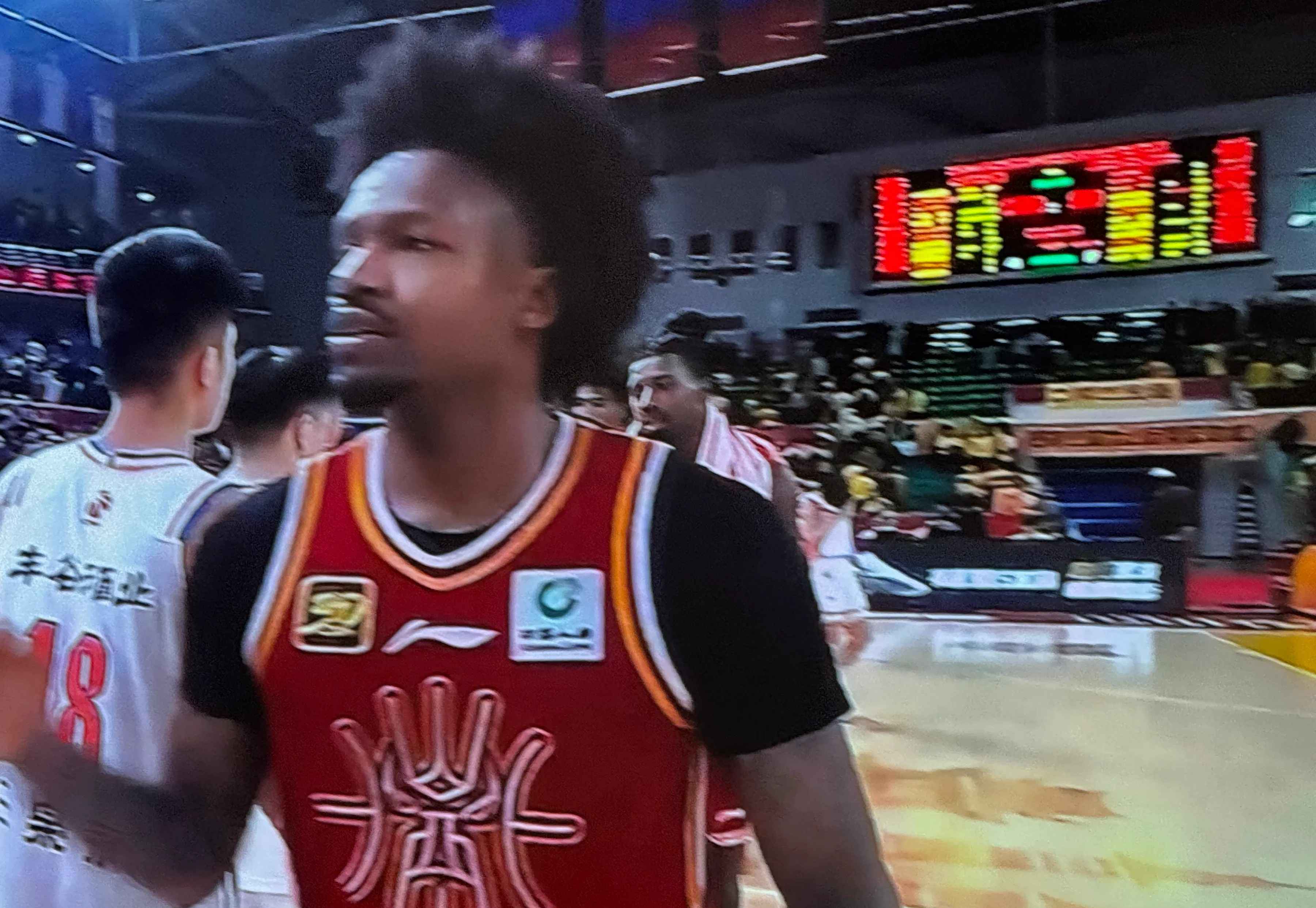 山西队碾压凯尔特人,西亚卡姆刷新纪录 山西队碾压凯尔特人,西亚卡姆刷新纪录