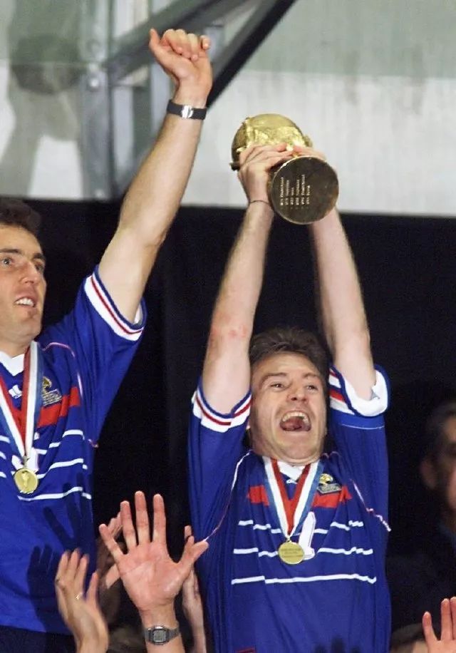 马来西亚队翻盘法国队,黄鸭组合刷新纪录 马来西亚队翻盘法国队,黄鸭组合刷新纪录