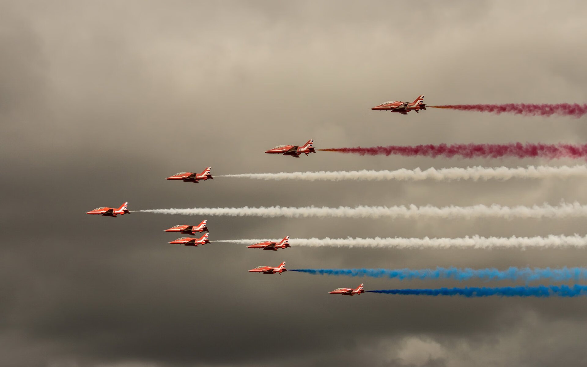 爱游戏-当拜仁的齿轮碾过德国战车，克瓦拉茨赫利亚用脚尖写下的叛逃宣言