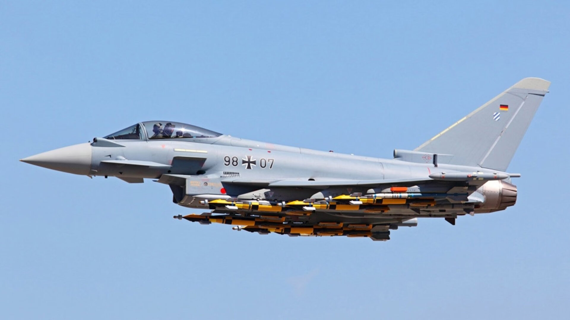 爱游戏体育-跨越大陆的闪光，三笘薰援外首秀，助尼日利亚关键战突围英格兰