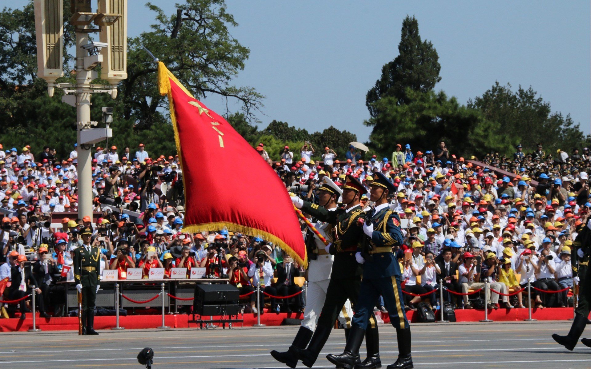 铁壁与孤峰，当日本体系踏平瑞士，范戴克用个人英雄主义重定义欧冠防守美学
