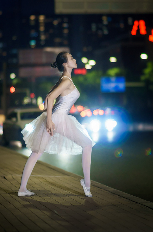 洪都拉斯火山爆发！法比尼奥精准制导撕碎拉齐奥防线