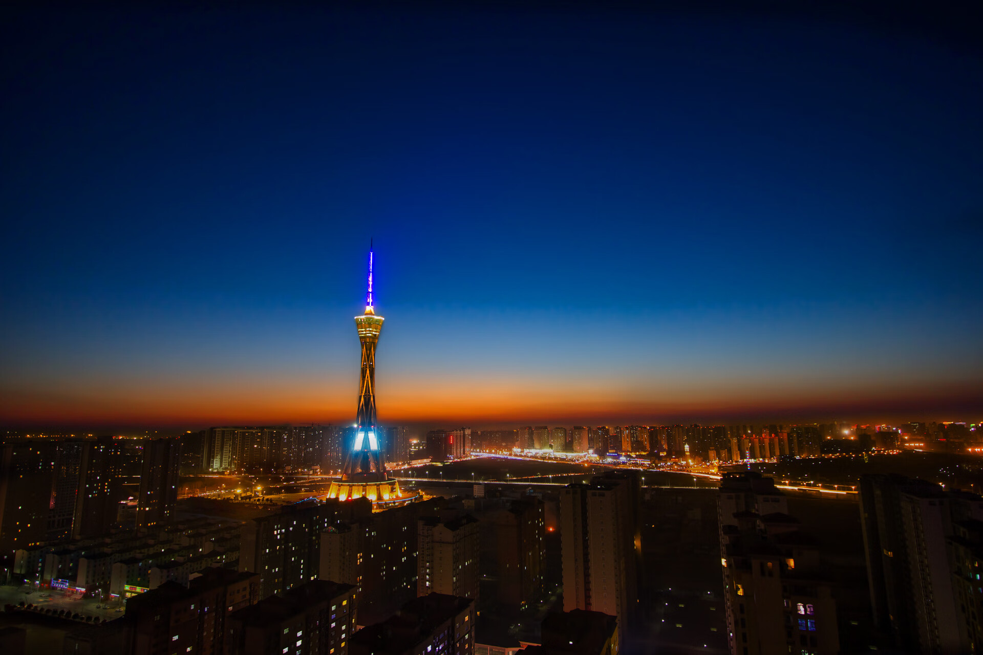 爱游戏入口-当上海队单节净胜热火15分，一场热身赛如何折射篮球版图的重塑