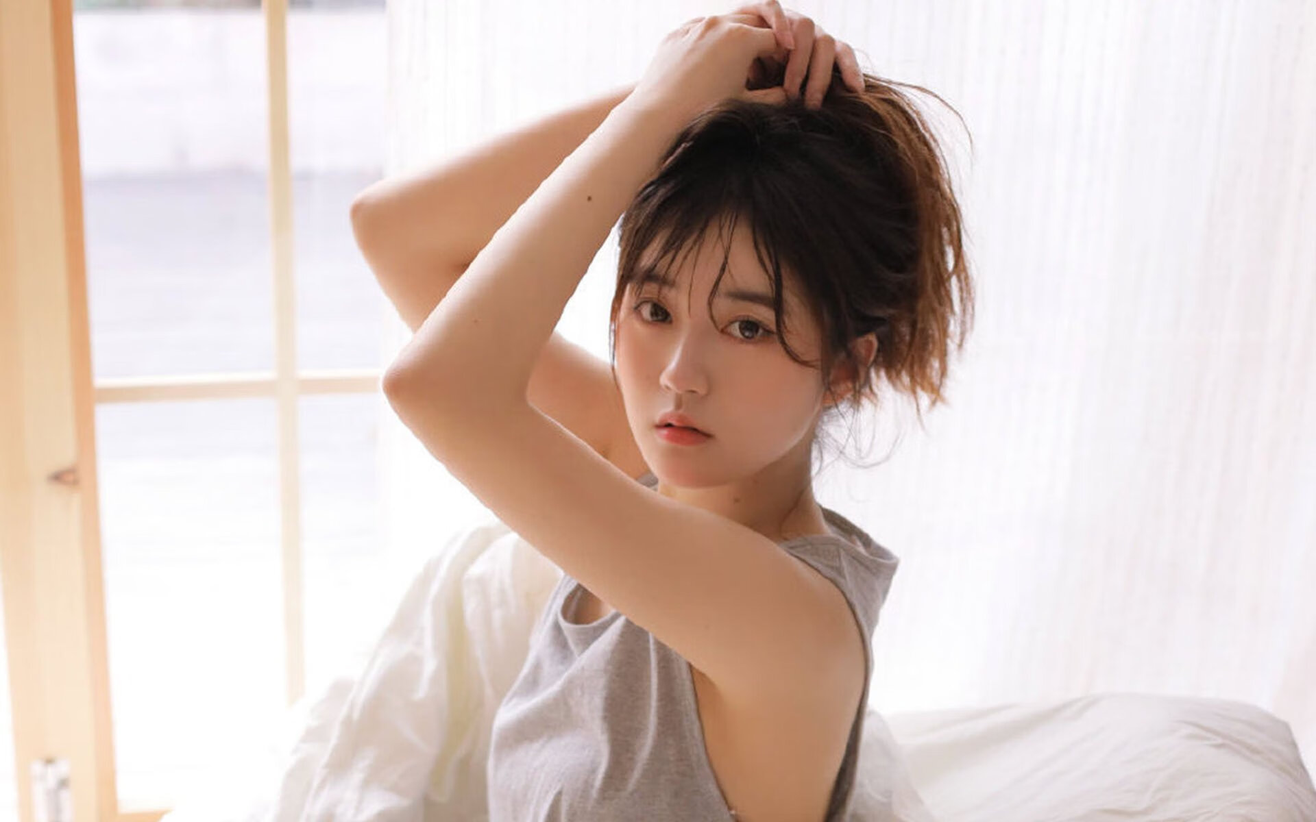 爱游戏入口-赛道与球场，霍勒迪的防守艺术在F1揭幕战中绽放